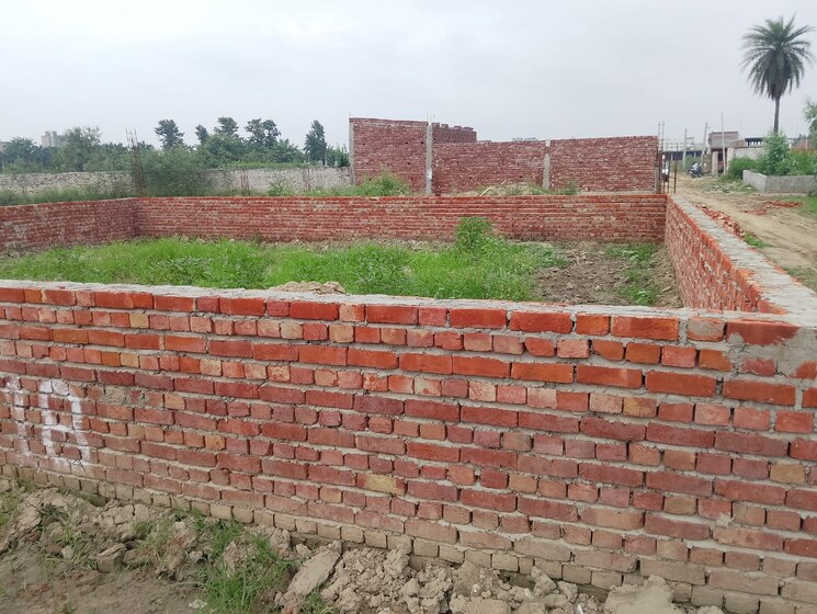 undefined, sector 84  100 Sq.Yd. Plot In Sector 84 Noida 9107172