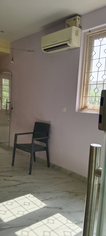 Room in 3 BHK Builder Floor at Unitech South City II, Sector 50 – for Rent