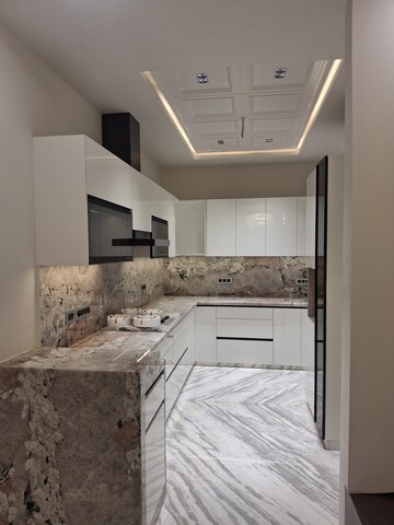 Building Lobby in 3 BHK Builder Floor at South City 1 – for Sale