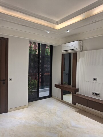 Kitchen in 3 BHK Builder Floor at South City 1 – for Sale