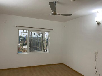 Room in 3 BHK Apartment at Shriram Chirping Woods, Harlur – for Rent