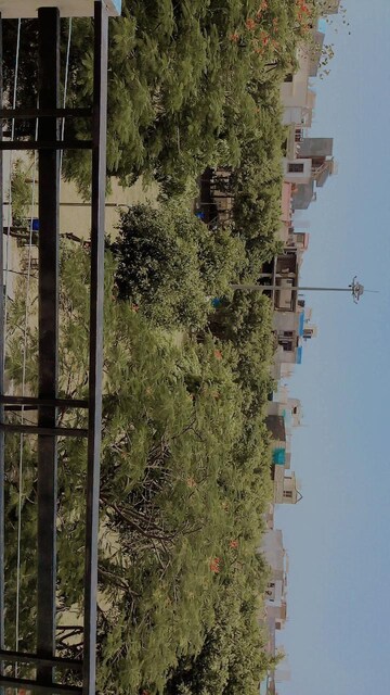 1.5 BHK Builder Floor – Garden View at Tulip Mall, Sector 46 - for Rent