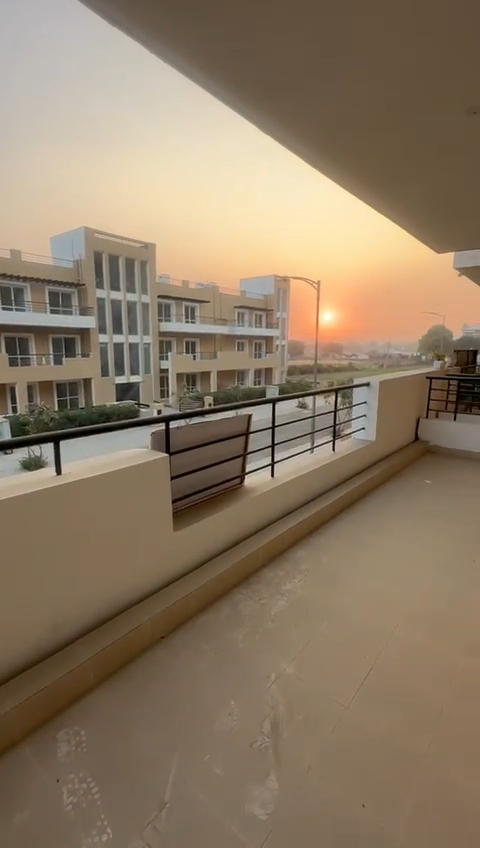 3 BHK + Extra Room 300 Sq.Yd. Apartment in BPTP Park 81