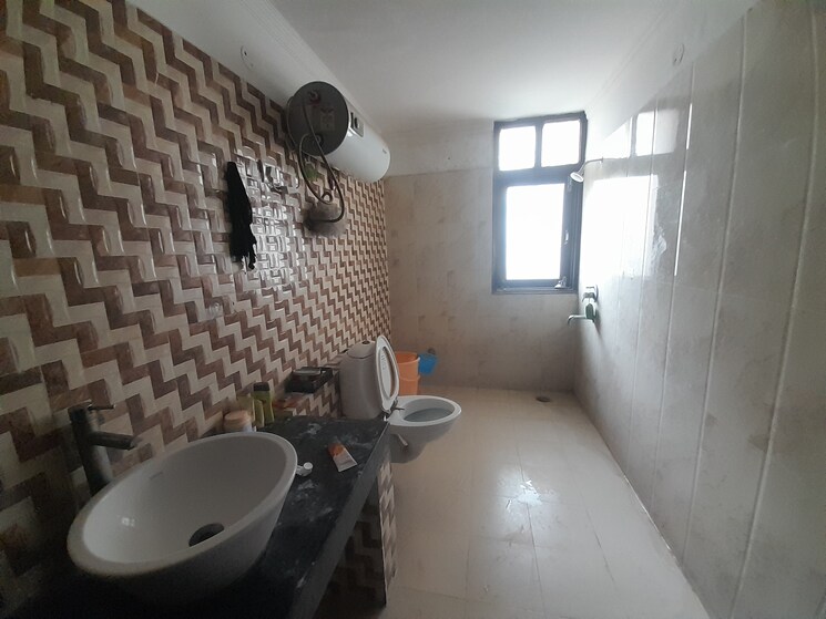 Bathroom, maya-garden-city 3 Bedroom 1852 Sq.Ft. Apartment In Lohgarh Zirakpur 9107364