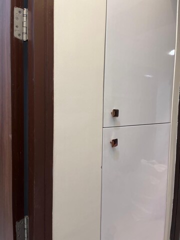 Furnished Amenities in 2 BHK Apartment at Lodha Amara, Kolshet Road – for Rent