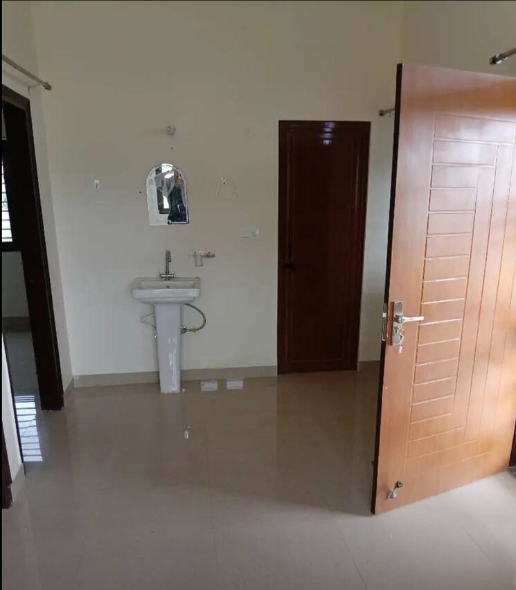 Room, chakarata road 2 Bedroom 1980 Sq.Ft. Independent House In Chakarata Road Dehradun 9107418