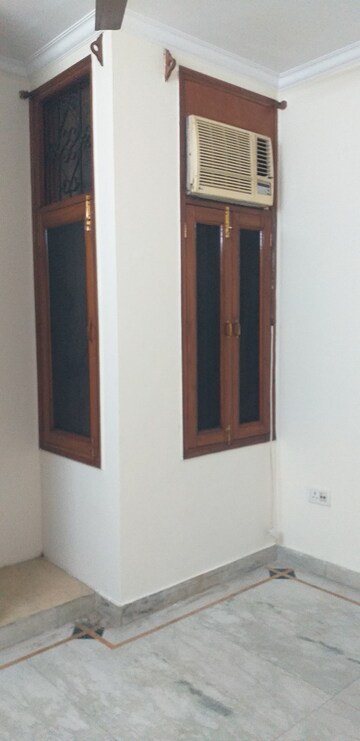 Room in 3 BHK Builder Floor at Anand Niketan – for Rent