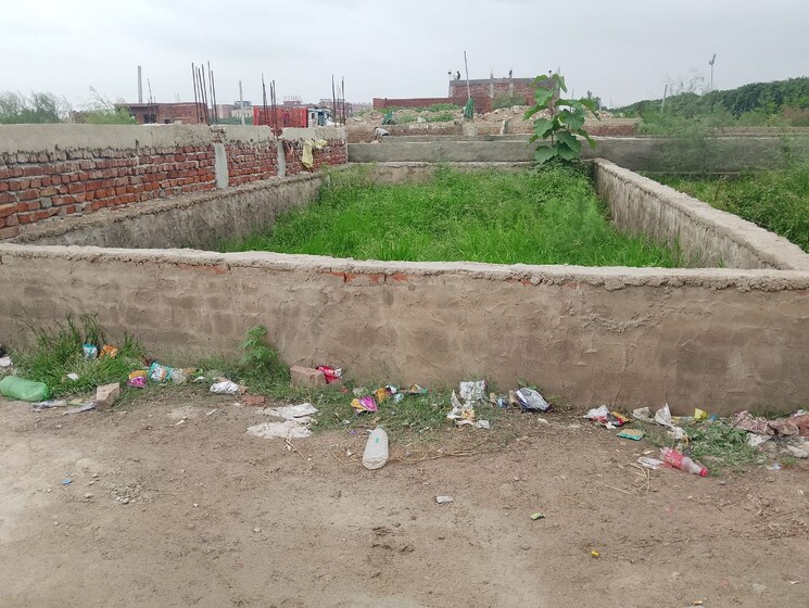 undefined, sector 84  180 Sq.Yd. Plot In Sector 84 Noida 9107377