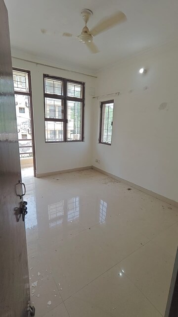 Room in 2 BHK Apartment at Vasant Kunj – for Rent
