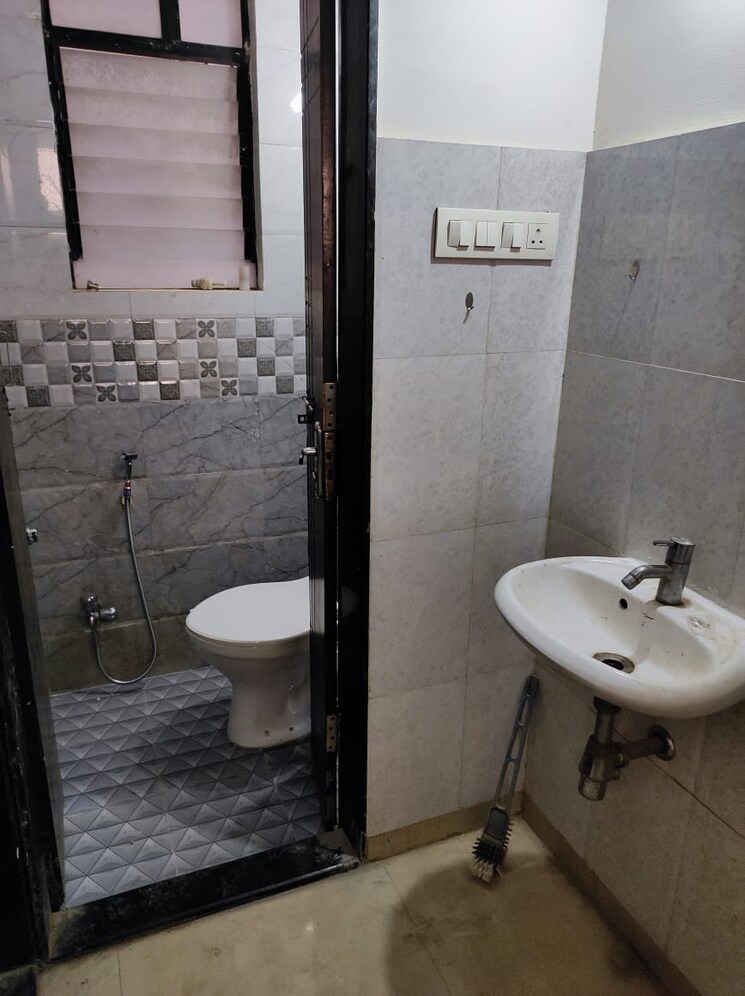Bathroom, lotus-grace 1 Bedroom 710 Sq.Ft. Apartment In Dhanori Pune 9107528