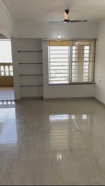 Room in 2 BHK Apartment at Navalakha Ritz, Kharadi – for Rent