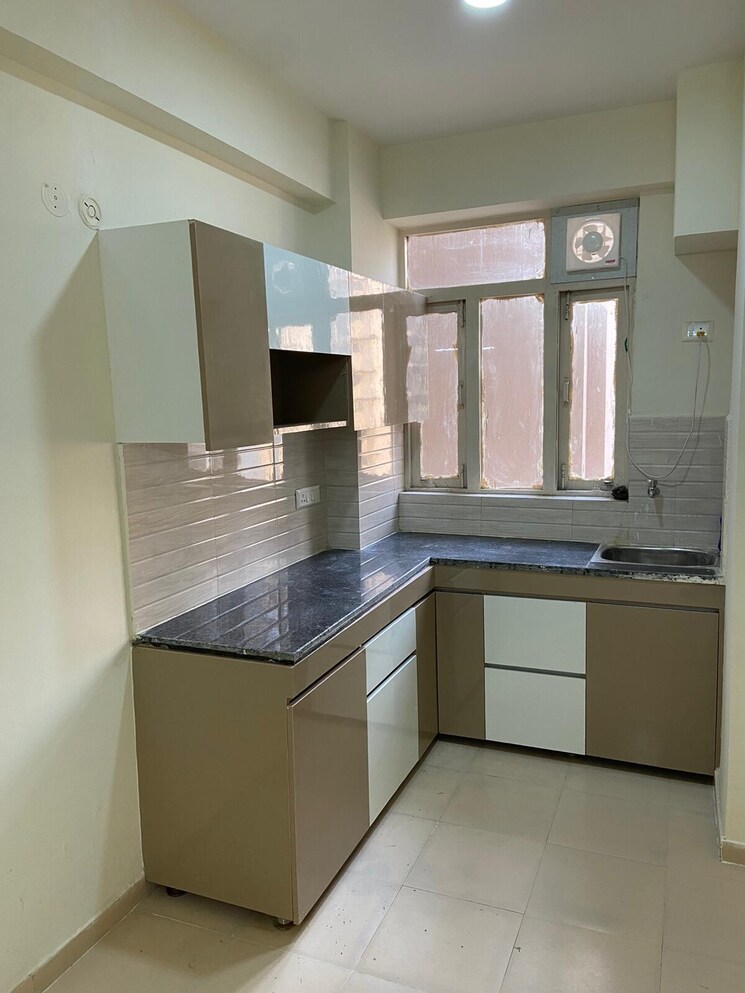 Kitchen, auric-city-homes 3 Bedroom 672 Sq.Ft. Apartment In Sector 82 Faridabad 9107532