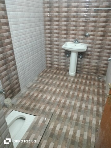 Bathroom in 2 BHK Builder Floor at Gomti Nagar – for Rent