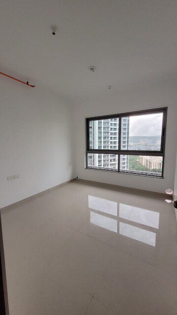 2 BHK Apartment For Rent in Kalpataru Immensa, Kolshet Road