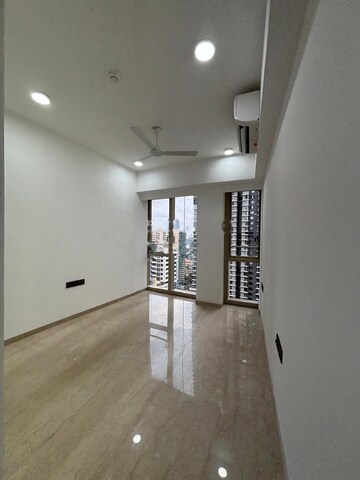 Room in 2 BHK Apartment at Piramal Aranya Avyan, Byculla – for Rent