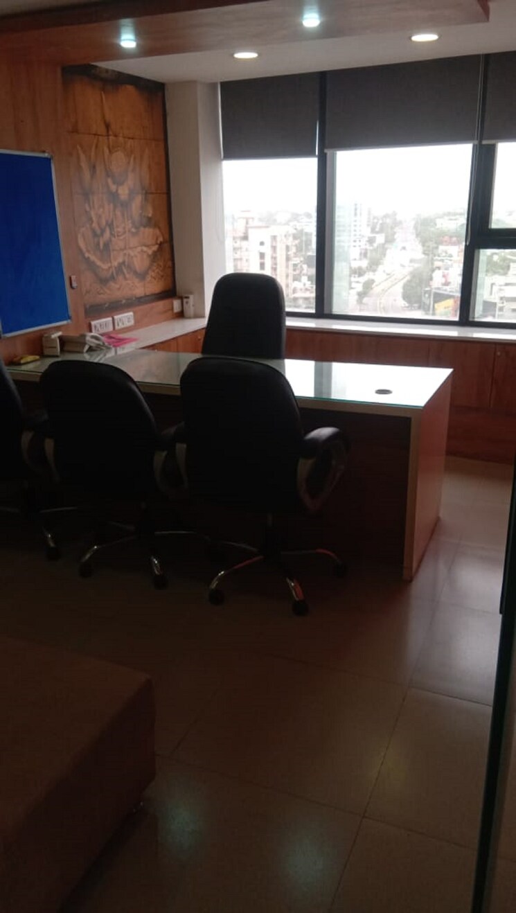  Parking, shivalik-shilp Commercial Office Space 1500 Sq.Ft. In Sanidhya Ahmedabad 9107600