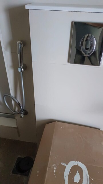 Furnished Amenities in 2 BHK Apartment at Kalpataru Immensa, Kolshet Road – for Rent