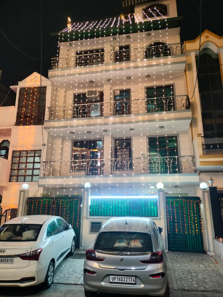 Exterior View, sector 30 6 Bedroom 120 Sq.Mt. Independent House In Sector 30 Noida 9107684