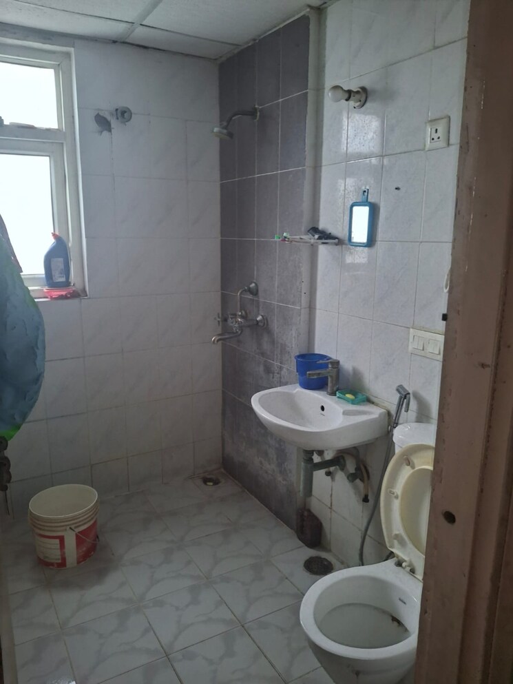 Bathroom, omaxe-new-heights 2.5 Bedroom 1250 Sq.Ft. Apartment In Sector 78 Faridabad 9107709