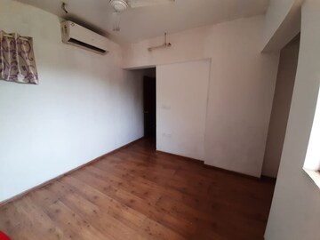 Room in 2 BHK Apartment at Lodha Lakeshore Greens, Dombivli East – for Rent
