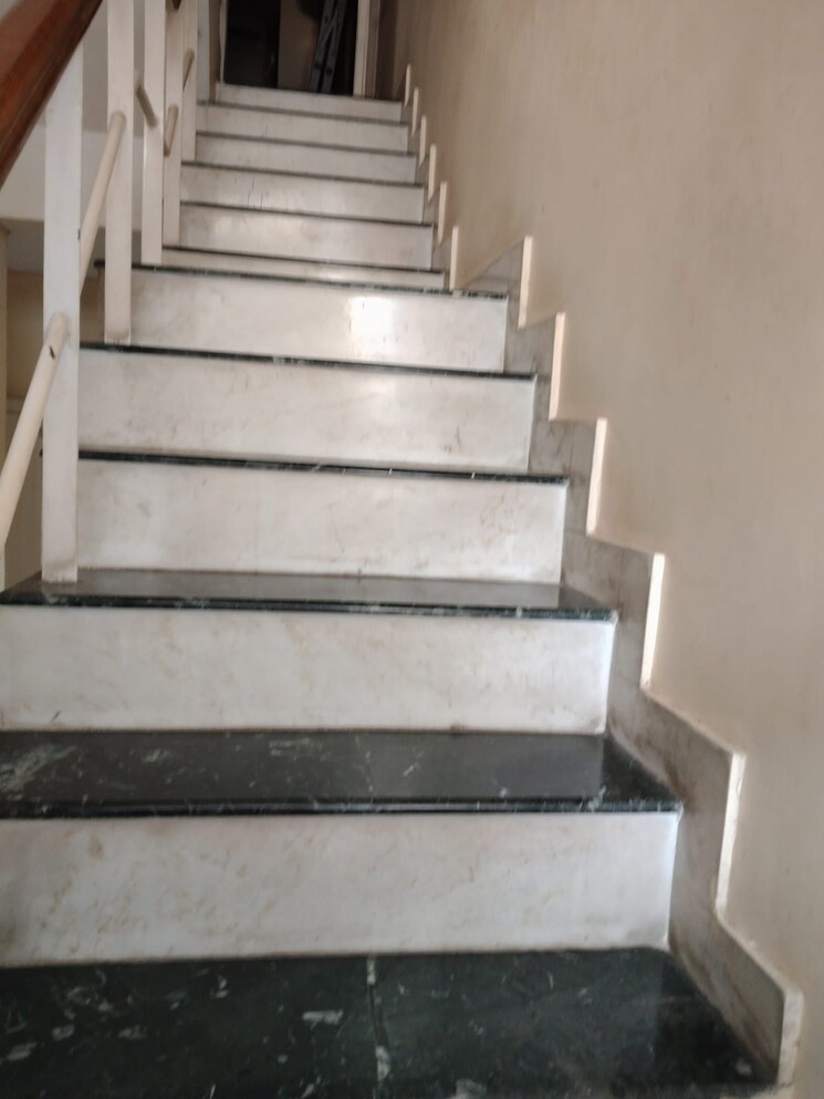 undefined, sector 31 4 Bedroom 167 Sq.Mt. Independent House In Sector 31 Noida 9107742