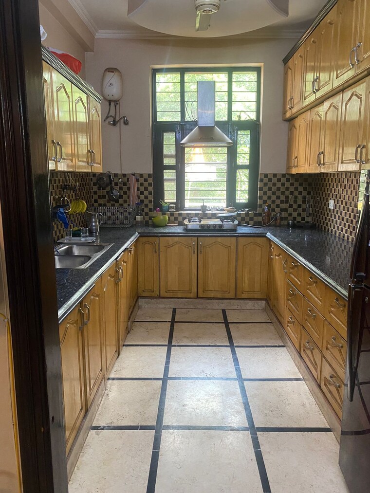 Kitchen, sector 36 5 Bedroom 167 Sq.Mt. Independent House In Sector 36 Noida 9107876