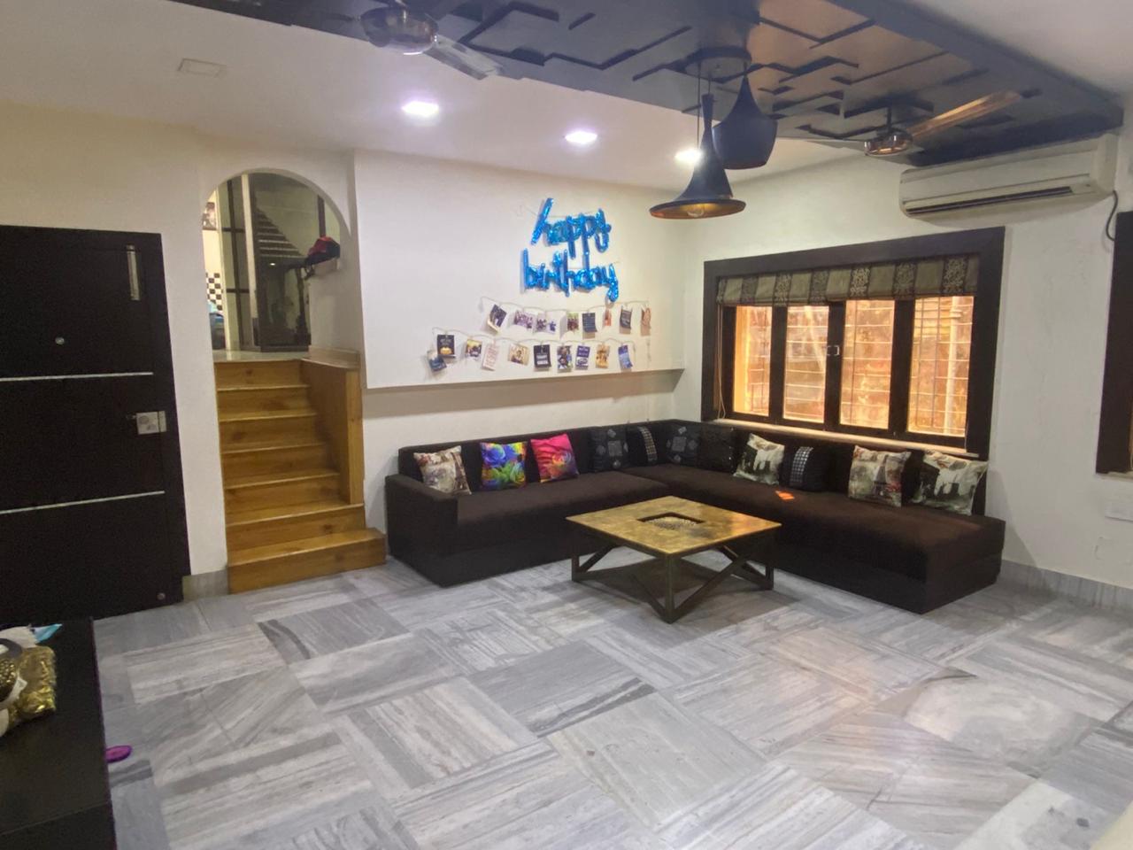 2 BHK Builder Floor For Sale in Lake Gardens