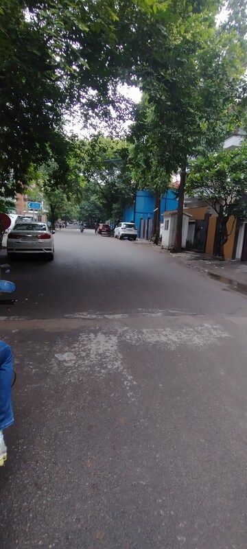 Parking in 4 BHK Builder Floor at Vasant Vihar – for Rent