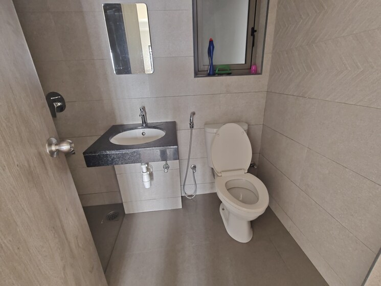 Bathroom, kalpataru-paramount 2 Bedroom 711 Sq.Ft. Apartment In Kapur Bawdi Thane 9107927