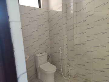 Bathroom in 3 BHK Builder Floor at Tulip Mall, Sector 46 – for Rent