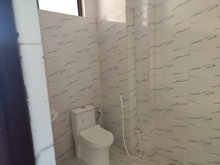 Bathroom, tulip-mall 3 Bedroom 250 Sq.Mt. Builder Floor In Sector 46 Noida 9107926