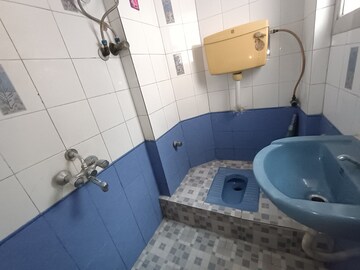 Team Area in 3 BHK Apartment at Shabi Complex, Vashi Sector 12 – for Rent