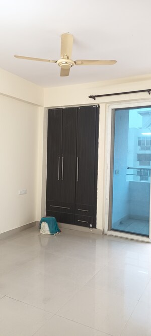 Bedroom in 3 BHK Apartment at Sethi Max City, Vaishali Sector 9 – for Sale