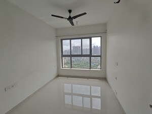 Room in 2 BHK Apartment at Kalpataru Paramount, Kapur Bawdi – for Sale