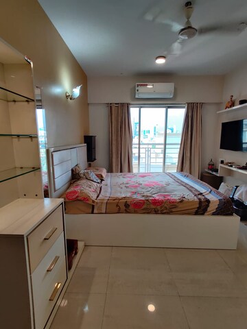 Bedroom in 3 BHK Apartment at Shiv Shakti Complex, Andheri West – for Rent
