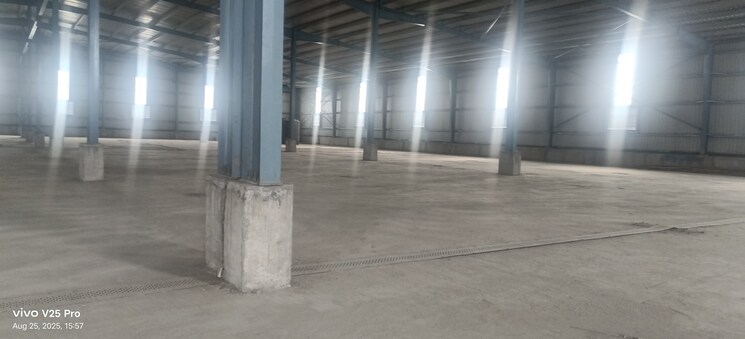  Parking, sikandra Commercial Warehouse 47000 Sq.Ft. In Sikandra Agra 9107976