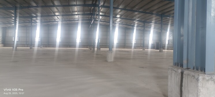  Parking, sikandra Commercial Warehouse 47000 Sq.Ft. In Sikandra Agra 9107976