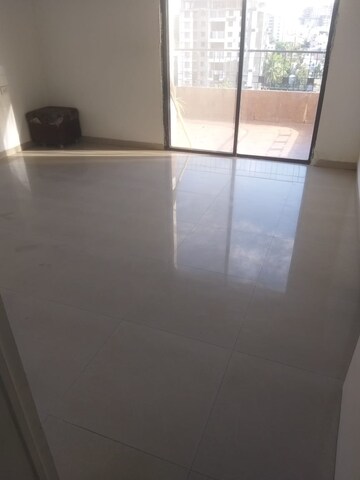 Room in 2 BHK Apartment at Colonnade Apartment, Kharadi – for Rent
