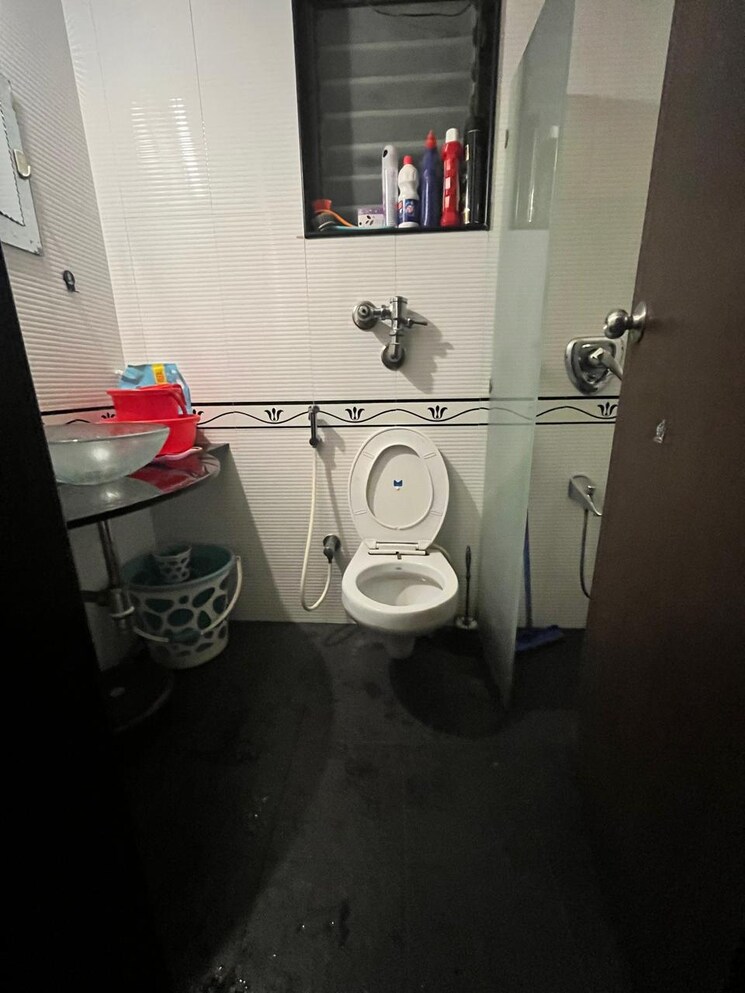 Team Area, lake-home 2 Bedroom 875 Sq.Ft. Apartment In Powai Mumbai 9108002