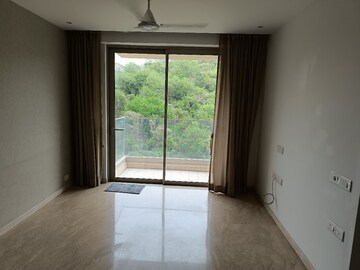 Room in 2 BHK Apartment at Hiranandani Castle Rock, Powai – for Sale