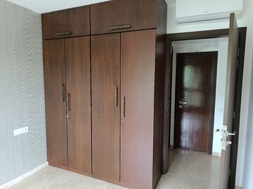 Room in 2 BHK Apartment at Hiranandani Castle Rock, Powai – for Sale
