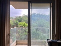 2 BHK + Pooja Room,Servant Room Apartment For Sale in Hiranandani Castle Rock