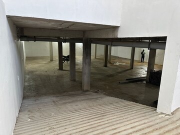 Parking in 3 BHK Independent House at Arjunganj – for Rent