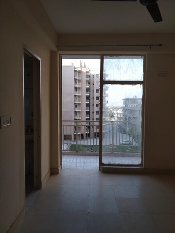 Room in 2 BHK Apartment at Conscient Habitat 78, Sector 78 – for Sale