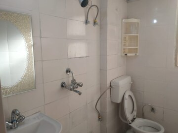 Bathroom in 3 BHK Apartment at Vashisht Heights, Sector 87 – for Sale
