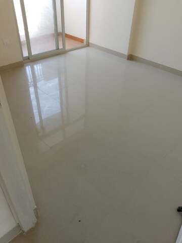 Room in 3 BHK Apartment at Sushant Golf City – for Rent