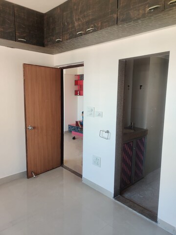 Room in 1 BHK Apartment at Everest Country Side, Kasarvadavali – for Sale
