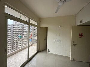 Room in 3 BHK Apartment at Conscient Habitat Residences, Sector 78 – for Sale