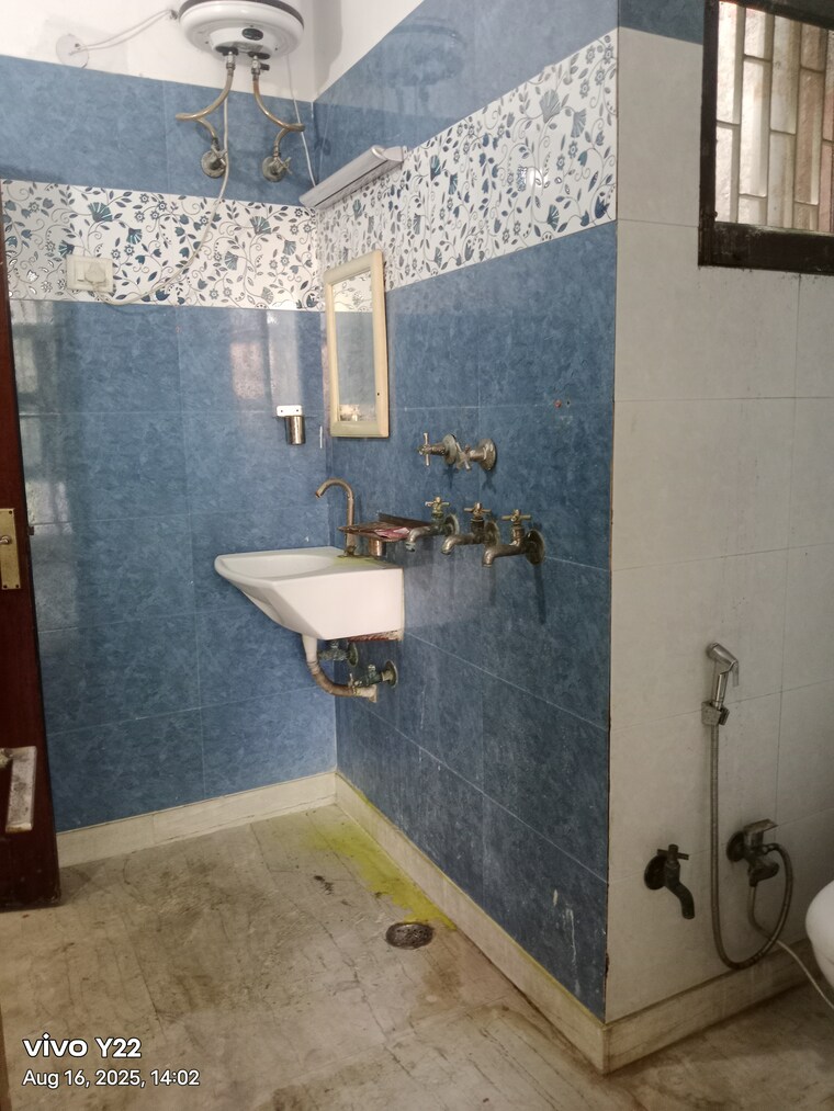 Master Bedroom, ashoka-enclave-3 3 Bedroom 1350 Sq.Ft. Builder Floor In Sector 35 Faridabad 9108118