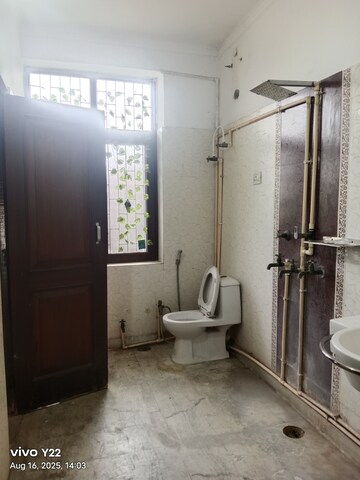 Living Room in 3 BHK Builder Floor at Ashoka Enclave 3, Sector 35 – for Sale